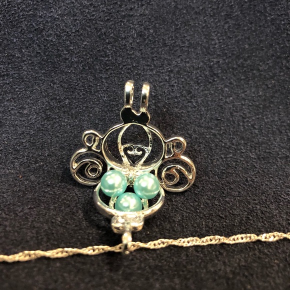 SALE! Cinderella carriage pearl cage necklace - Picture 5 of 8